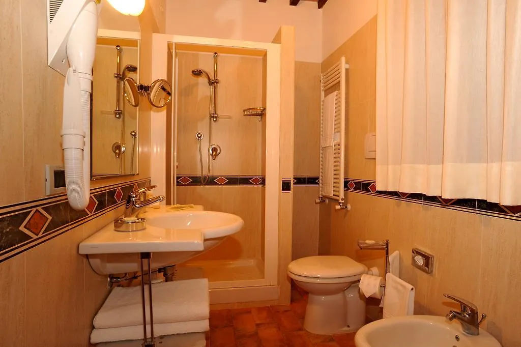 Hotel La Fonte Del Cerro Saturnia 3*,